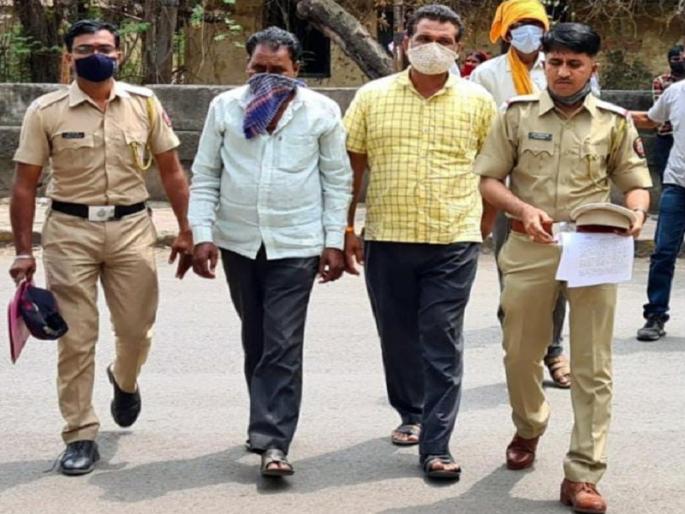 Three accused arrested in Rs 22 lakh branded clothes theft case The search for both began | २२ लाखांच्या ब्रँडेड कपडे चोरी प्रकरणात तीन आरोपी अटकेत; दोघांचा शोध सुरु Three accused arrested in Rs 22 lakh branded clothes theft case The search for both began | २२ लाखांच्या ब्रँडेड कपडे चोरी प्रकरणात तीन आरोपी अटकेत; दोघांचा शोध सुरु