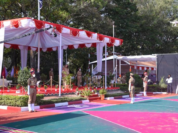 The people of the state are your family and your responsibility is to protect the family: Uddhav Thackeray | राज्याची जनता हेच तुमचं कुटुंब अन कुटुंबाचे रक्षण हीच तुमची जबाबदारी : उद्धव ठाकरे The people of the state are your family and your responsibility is to protect the family: Uddhav Thackeray | राज्याची जनता हेच तुमचं कुटुंब अन कुटुंबाचे रक्षण हीच तुमची जबाबदारी : उद्धव ठाकरे