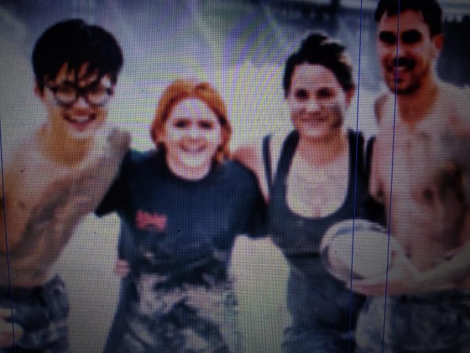 Rang Panchami: New Zealand's Rang Panchami in a muddy pond | Rang Panchami : चिखलाच्या मऊ तळ्यात न्यूझीलंडची रंगपंचमी Rang Panchami: New Zealand's Rang Panchami in a muddy pond | Rang Panchami : चिखलाच्या मऊ तळ्यात न्यूझीलंडची रंगपंचमी