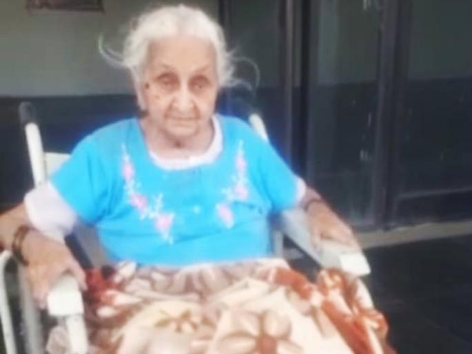 CoronaVirus Marathi News 93 year old Prabhavati kalikar outshines corona virus in yavatmal | CoronaVirus News : अरे व्वा! ९३ वर्षीय आजींनी जिंकली कोरोनाची लढाई, व्हायरसवर केली यशस्वी मात