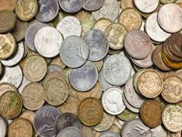 Chiller in the salaries of the best employees, severe repercussions in the committee meeting | बेस्ट कर्मचाऱ्यांच्या पगारात चिल्लर, समितीच्या बैठकीत उमटले तीव्र पडसाद Chiller in the salaries of the best employees, severe repercussions in the committee meeting | बेस्ट कर्मचाऱ्यांच्या पगारात चिल्लर, समितीच्या बैठकीत उमटले तीव्र पडसाद