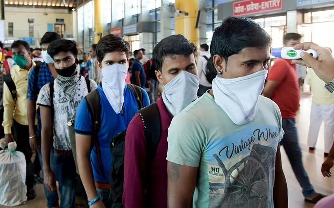 coronavirus: increased risk of coronavirus infection in young people; Opinions of medical experts | coronavirus: तरुणांकडून कोरोना संक्रमणाचा धोका अधिक ; वैद्यकीय तज्ज्ञांचे मत coronavirus: increased risk of coronavirus infection in young people; Opinions of medical experts | coronavirus: तरुणांकडून कोरोना संक्रमणाचा धोका अधिक ; वैद्यकीय तज्ज्ञांचे मत