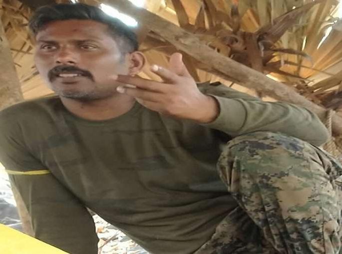 Naxals share photo of missing jawan Rakeshwar Singh Manhas; keep restriction to release him | बेपत्ता जवान राकेश्वर सिंग मनहासचा फोटो नक्षलवाद्यांनी शेअर करत सुटकेसाठी ठेवली अनोखी अट 