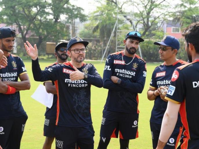 IPL 2021 : Royal Challengers Bangalore's Daniel Sams has tested Covid-19 positive  | IPL 2021 : RCBच्या अडचणीत आणखी भर, देवदत्त पडिक्कलनंतर ऑस्ट्रेलियाचा अष्टपैलू खेळाडू कोरोना पॉझिटिव्ह