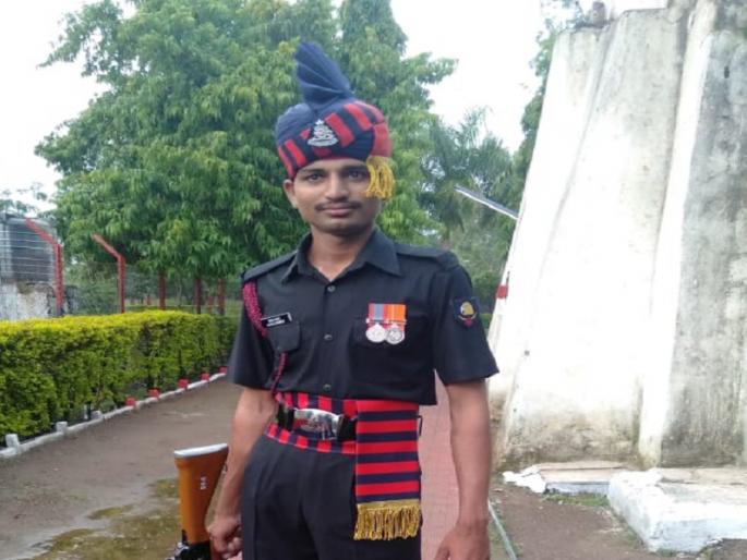 Soldier on duty in Kashmir dies during treatment | काश्मीरमध्ये कर्तव्यावर असलेल्या जवानाचा उपचारादरम्यान मृत्यू Soldier on duty in Kashmir dies during treatment | काश्मीरमध्ये कर्तव्यावर असलेल्या जवानाचा उपचारादरम्यान मृत्यू