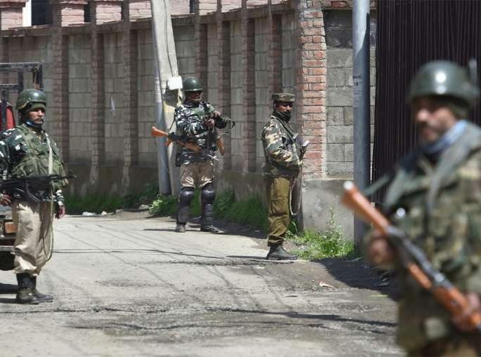 Revenge for the killing of a soldier in 24 hours; 12 terrorists killed in 72 hours | 24 तासात जवानाच्या हत्येचा घेतला बदला; 72 तासांत 12 दहशतवाद्यांचा खात्मा Revenge for the killing of a soldier in 24 hours; 12 terrorists killed in 72 hours | 24 तासात जवानाच्या हत्येचा घेतला बदला; 72 तासांत 12 दहशतवाद्यांचा खात्मा