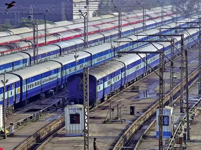 coronavirus: Corona is on the rise, possibility of lockdown, train service will be closed? Railway administration's big statement ... | coronavirus: कोरोना वाढतोय, लॉकडाऊनची शक्यता, रेल्वेसेवाही बंद होणार? रेल्वे प्रशासनाचं मोठं विधान... coronavirus: Corona is on the rise, possibility of lockdown, train service will be closed? Railway administration's big statement ... | coronavirus: कोरोना वाढतोय, लॉकडाऊनची शक्यता, रेल्वेसेवाही बंद होणार? रेल्वे प्रशासनाचं मोठं विधान...