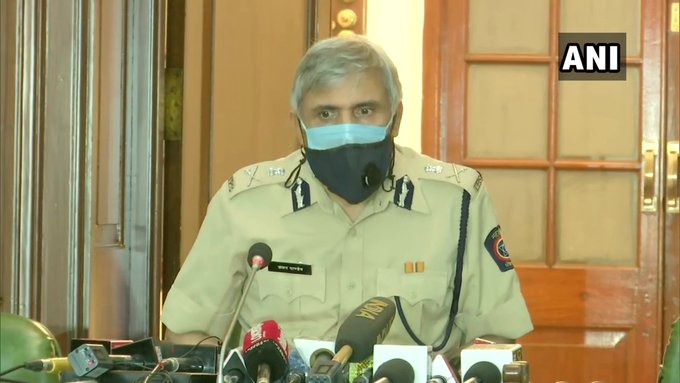 Essential transportation does not require a pass; We look forward to your cooperation | DGP sanjay Pandey on Lockdown : अत्यावश्यक वाहतुकीस पासची गरज नाही; पण तुमच्या सहकार्याची अपेक्षा Essential transportation does not require a pass; We look forward to your cooperation | DGP sanjay Pandey on Lockdown : अत्यावश्यक वाहतुकीस पासची गरज नाही; पण तुमच्या सहकार्याची अपेक्षा