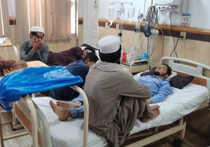 coronavirus: Corona's devastation in Pakistan helping India, record-breaking deaths recorded in a single day | coronavirus: भारताला मदत देऊ करणाऱ्या पाकिस्तानमध्ये कोरोनाचा कहर, दिवसभरात रेकॉर्डब्रेक मृत्यूंची नोंद  coronavirus: Corona's devastation in Pakistan helping India, record-breaking deaths recorded in a single day | coronavirus: भारताला मदत देऊ करणाऱ्या पाकिस्तानमध्ये कोरोनाचा कहर, दिवसभरात रेकॉर्डब्रेक मृत्यूंची नोंद