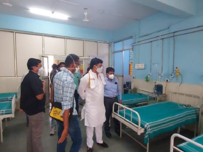 corona virus : Consolation to Parlikars! Covid Center with 50 Oxygen Beds in operation at Sub-District Hospital | corona virus : परळीकरांना दिलासा ! ५० ऑक्सिजन बेडचे कोविड सेंटर उपजिल्हा रुग्णालयात कार्यान्वित corona virus : Consolation to Parlikars! Covid Center with 50 Oxygen Beds in operation at Sub-District Hospital | corona virus : परळीकरांना दिलासा ! ५० ऑक्सिजन बेडचे कोविड सेंटर उपजिल्हा रुग्णालयात कार्यान्वित