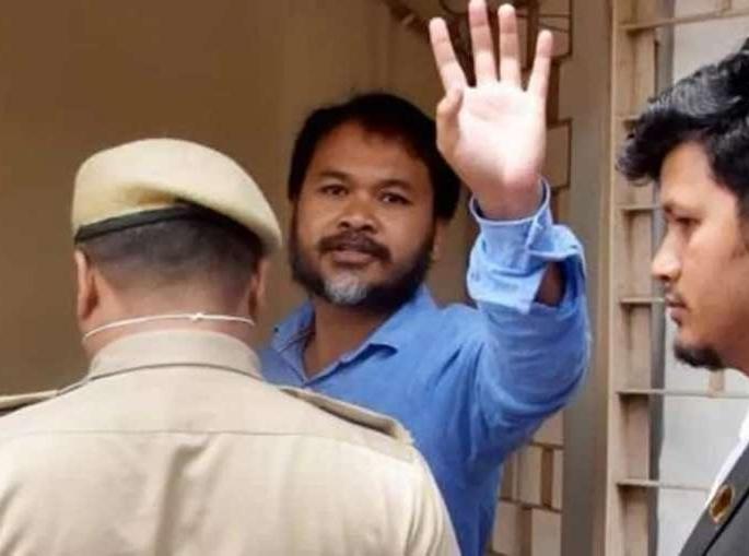Akhil Gogoi, becomes first person to win election from jail in Assam; 85-year-old mother done campaign | आसाममध्ये जेलमधून निवडणूक जिंकणारे पहिले व्यक्ती ठरले अखिल गोगोई, 85 वर्षांच्या आईनं केला प्रचार!