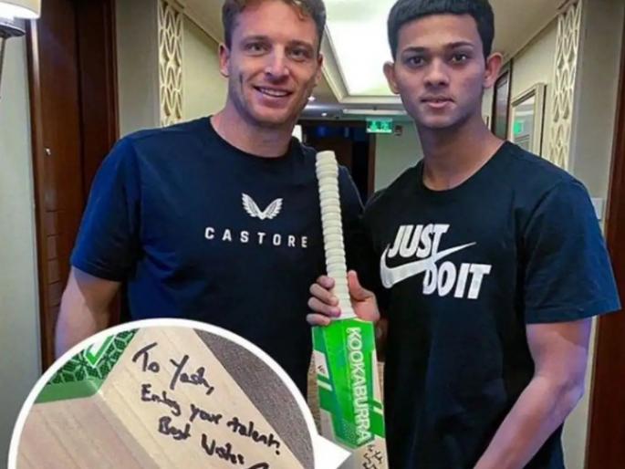 IPL 2021 Suspended : Jos Buttler’s Heartwarming Gesture Towards Rajasthan Royals Star Yashaswi Jaiswal  | IPL 2021 Suspended : इंग्लंडचा फलंदाज जॉस बटलरकडून RRचा युवा फलंदाज यशस्वी जैस्वालला खास भेट; Pic Viral