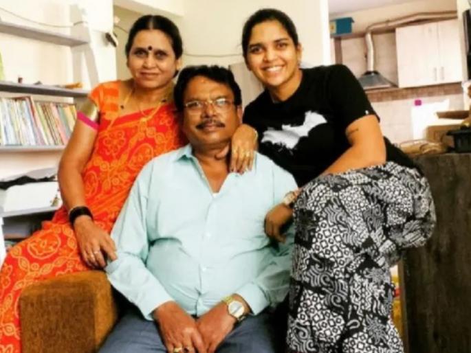 Shocking : 2 weeks after her mother's demise, Veda Krishnamurthy loses her sister to COVID-19 | Shocking ; Veda Krishnamurthy : भारतीय क्रिकेटपटूवर कोसळला दुःखाचा डोंगर; कोरोनामुळे आईपाठोपाठ बहिणीचेही झाले निधन 