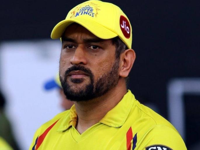 How were L Balaji, Michael Hussey allowed to travel without negative reports? Franchises criticise CSK's move | महेंद्रसिंग धोनीच्या CSK संघानं मोडला मोठा नियम; ते दोन खेळाडू ठरू शकतात कोरोनाचे सुपर स्प्रेडर?