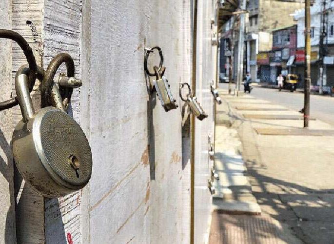 Coronavirus: Tehsildar's explanation of "that" message that went viral on social media is wrong | Coronavirus: सोशल मीडियावर व्हायरल  झालेला "तो"  मेसेज चुकीचा, कल्याणच्या तहसीलदारांचे स्पष्टीकरण Coronavirus: Tehsildar's explanation of "that" message that went viral on social media is wrong | Coronavirus: सोशल मीडियावर व्हायरल  झालेला "तो"  मेसेज चुकीचा, कल्याणच्या तहसीलदारांचे स्पष्टीकरण