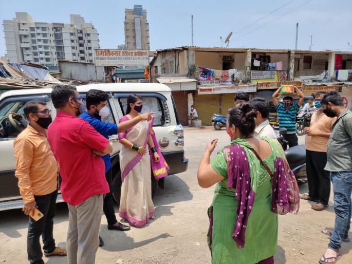 Coronavirus: Newlyweds play an important role in reducing the incidence of coronavirus | Coronavirus: कोरोनाचा प्रादुर्भाव कमी करण्यासाठी नवदाम्पत्य बजावतेय मोलाची भूमिका Coronavirus: Newlyweds play an important role in reducing the incidence of coronavirus | Coronavirus: कोरोनाचा प्रादुर्भाव कमी करण्यासाठी नवदाम्पत्य बजावतेय मोलाची भूमिका