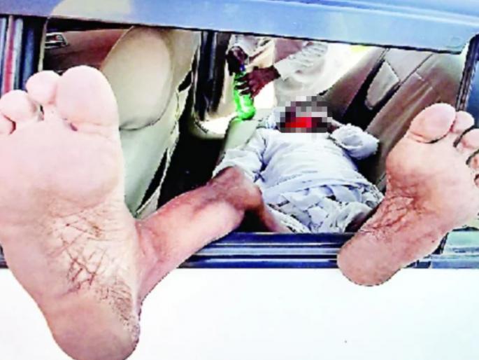 Man dies on stretcher : No treatment lack of oxygen elderly man dies on stretcher in meerut | दुर्दैवी! बेडसाठी विनवण्या करत राहीला मुलगा; अखेर ऑक्सिजनअभावी बाबांनी स्ट्रेचरवरच सोडले प्राण Man dies on stretcher : No treatment lack of oxygen elderly man dies on stretcher in meerut | दुर्दैवी! बेडसाठी विनवण्या करत राहीला मुलगा; अखेर ऑक्सिजनअभावी बाबांनी स्ट्रेचरवरच सोडले प्राण