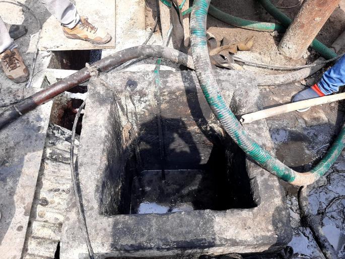 Three lost lives while rescuing one; Three drown in chemical tank | एकाला वाचविताना तिघांनी गमावला जीव; केमिकल्सच्या टाकीचा बुडून तिघांचा मृत्यू Three lost lives while rescuing one; Three drown in chemical tank | एकाला वाचविताना तिघांनी गमावला जीव; केमिकल्सच्या टाकीचा बुडून तिघांचा मृत्यू