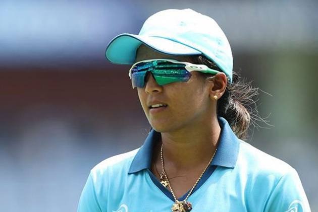 Coronavirus: Veda Krishnamurthy lost her mother and sister due to Coronavirus, but the BCCI did not offer a simple consolation | Coronavirus: "या महिला क्रिकेटपटूने कोरोनामुळे आई आणि बहिणीला गमावले, पण BCCIने साधे सांत्वनही नाही केले"