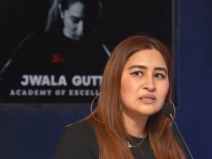 Jwala Gutta asked for help for a former Cricketer Sravanthi Naidu as her parents fighting for covid 19 | BCCIची अकार्यक्षमता पुन्हा उघड; माजी क्रिकेटपटूच्या आई-वडिलांचा कोरोनाशी संघर्ष, मदतीसाठी पुढे आली ज्वाला गट्टा Jwala Gutta asked for help for a former Cricketer Sravanthi Naidu as her parents fighting for covid 19 | BCCIची अकार्यक्षमता पुन्हा उघड; माजी क्रिकेटपटूच्या आई-वडिलांचा कोरोनाशी संघर्ष, मदतीसाठी पुढे आली ज्वाला गट्टा