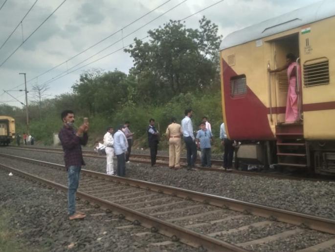 Major accident of Vidarbha Express averted, incident in Bhandara district | विदर्भ एक्सप्रेसचा मोठा अपघात टळला, भंडारा जिल्ह्यातील घटना Major accident of Vidarbha Express averted, incident in Bhandara district | विदर्भ एक्सप्रेसचा मोठा अपघात टळला, भंडारा जिल्ह्यातील घटना