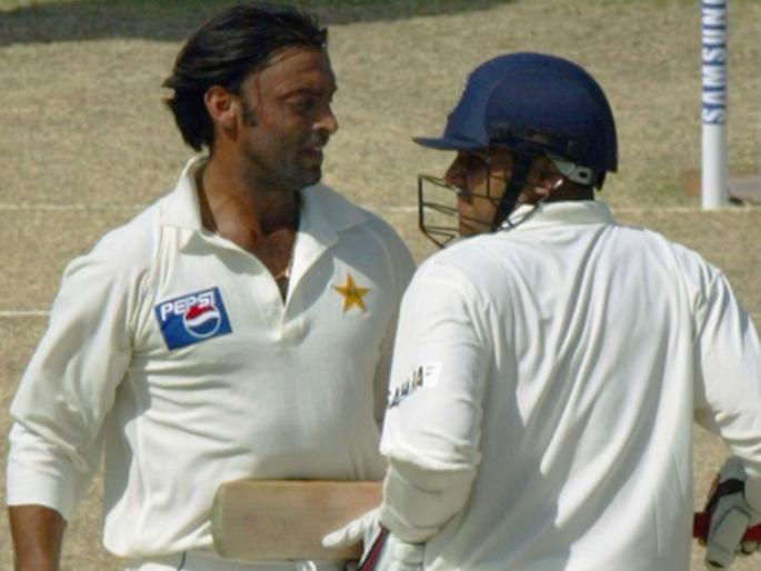 ‘Would Sehwag survive after saying something like that to me’: Shoaib Akhtar on sledging incident | शोएब अख्तरनं वीरेंद्र सेहवागला हॉटेलमध्ये जाऊन मारण्याची केली होती भाषा; जाणून घ्या नेमकं प्रकरण!