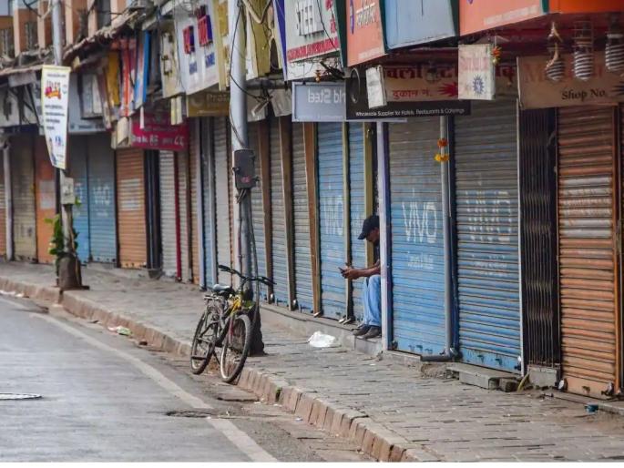 Coronavirus: No remove lockdown, no jobs, inflation is high! | Coronavirus: टाळेबंदी हटेना, काम मिळेना, महागाई सोसेना!  Coronavirus: No remove lockdown, no jobs, inflation is high! | Coronavirus: टाळेबंदी हटेना, काम मिळेना, महागाई सोसेना!