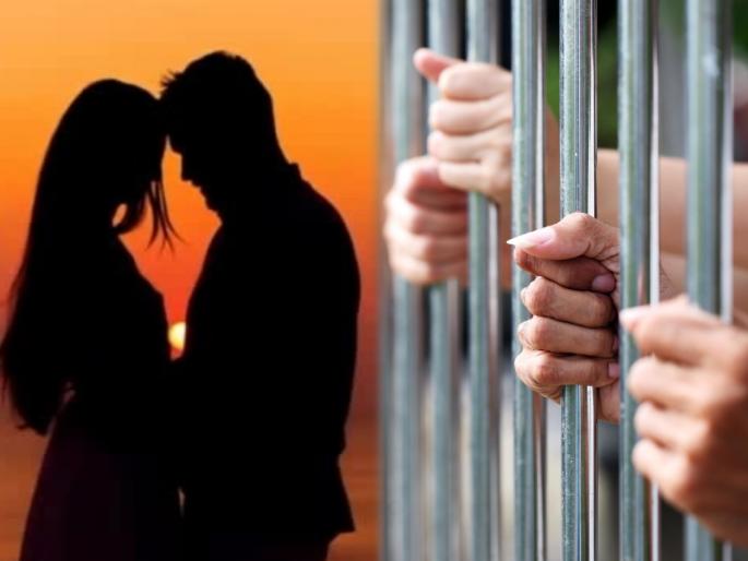 Husband taken doubts wife's character; Cut the throat with an axe | पत्नीच्या चारित्र्यावर घेतला पतीने संशय; गळ्यावर घातले तीन चार कुऱ्हाडीचे घाव  Husband taken doubts wife's character; Cut the throat with an axe | पत्नीच्या चारित्र्यावर घेतला पतीने संशय; गळ्यावर घातले तीन चार कुऱ्हाडीचे घाव