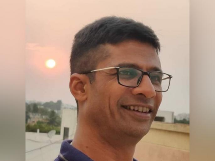 Filed a case against Jitendra Bhave, a half nude agitator; Complaint lodged by Vision Hospital | अर्धनग्न आंदोलन करणाऱ्या जितेंद्र भावेंविरोधात गुन्हा दाखल; विजन रुग्णालयाने दिली तक्रार Filed a case against Jitendra Bhave, a half nude agitator; Complaint lodged by Vision Hospital | अर्धनग्न आंदोलन करणाऱ्या जितेंद्र भावेंविरोधात गुन्हा दाखल; विजन रुग्णालयाने दिली तक्रार