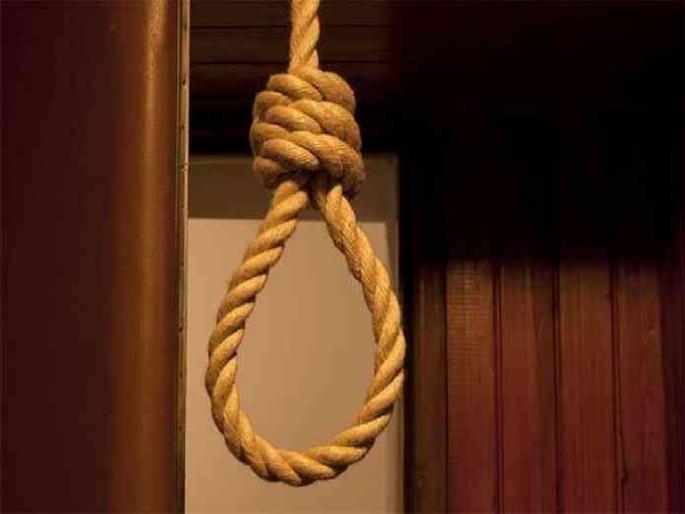 A one-and-a-half-year-old baby was found strangled along with his father | मन सुन्न करणारी घटना! वडिलासह दीड वर्षाचे बाळ गळफास घेतलेल्या अवस्थेत आढळले A one-and-a-half-year-old baby was found strangled along with his father | मन सुन्न करणारी घटना! वडिलासह दीड वर्षाचे बाळ गळफास घेतलेल्या अवस्थेत आढळले