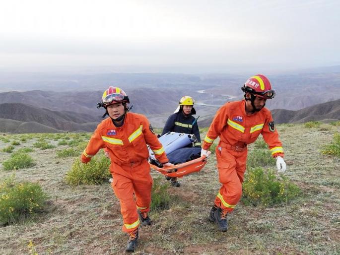 Big news: 100 km marathon, 21 runners die in freezing cold; Terrible accident during the competition in China | मोठी बातमी: हाडे गोठवणाऱ्या थंडीत १०० किमी मॅरेथॉन, २१ स्पर्धकांचा मृत्यू; स्पर्धेदरम्यान भयावह दुर्घटना  Big news: 100 km marathon, 21 runners die in freezing cold; Terrible accident during the competition in China | मोठी बातमी: हाडे गोठवणाऱ्या थंडीत १०० किमी मॅरेथॉन, २१ स्पर्धकांचा मृत्यू; स्पर्धेदरम्यान भयावह दुर्घटना