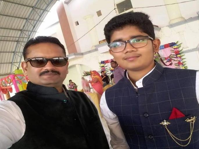 Crime News student suicide with the licensed revolver and left for parents rewa | खळबळजनक! "कोणी रडलं तर मी स्वप्नात येऊन घाबरवेन"; WhatsApp स्टेटस ठेवून विद्यार्थ्याची आत्महत्या Crime News student suicide with the licensed revolver and left for parents rewa | खळबळजनक! "कोणी रडलं तर मी स्वप्नात येऊन घाबरवेन"; WhatsApp स्टेटस ठेवून विद्यार्थ्याची आत्महत्या