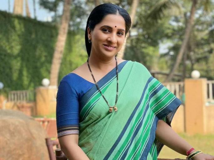 Aai Kuthe Kay Karte fame Arundhati doing new shoot, did you see her new look? | 'आई कुठे काय करते'मधील अरुंधती करतेय नवीन शूट, पाहिलात का तिचा नवा लूक? Aai Kuthe Kay Karte fame Arundhati doing new shoot, did you see her new look? | 'आई कुठे काय करते'मधील अरुंधती करतेय नवीन शूट, पाहिलात का तिचा नवा लूक?
