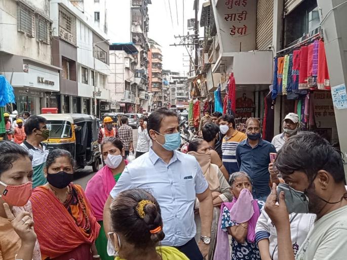 flat owners oppose the construction work of the crashed Sai Shakti building in Ulhasnagar | उल्हासनगरातील दुर्घटनाग्रस्त साईशक्ती इमारत पाडकाम कारवाईला प्लॉटधारकांचा विरोध flat owners oppose the construction work of the crashed Sai Shakti building in Ulhasnagar | उल्हासनगरातील दुर्घटनाग्रस्त साईशक्ती इमारत पाडकाम कारवाईला प्लॉटधारकांचा विरोध