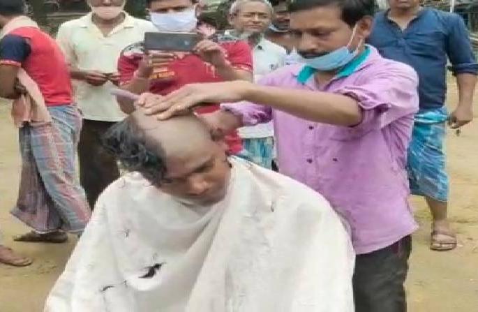 several bjp workers jump ship and join tmc by tonsuring heads in hooghly west bengal | "भाजपात जाणं ही खूप मोठी चूक"; मुंडण आणि शुद्धीकरण करून 200 कार्यकर्त्यांचा TMC मध्ये प्रवेश several bjp workers jump ship and join tmc by tonsuring heads in hooghly west bengal | "भाजपात जाणं ही खूप मोठी चूक"; मुंडण आणि शुद्धीकरण करून 200 कार्यकर्त्यांचा TMC मध्ये प्रवेश