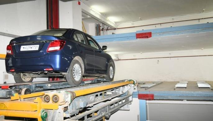 robotic technology bmc first automatic parking for 240 vehicles with 21 floors in mumbai | दक्षिण मुंबईत पाहिले स्वयंचलित वाहनतळ खुले, रोबोटिक तंत्रज्ञानावर आधारित २१ मजली, २४० वाहन 