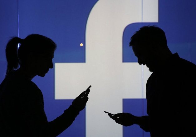 Shocking! Woman leaves newborn baby for Facebook lover, three die in prank | धक्कादायक! फेसबुक लव्हरसाठी महिलेने नवजात मुलाला सोडले, प्रँकमध्ये मुलासह तिघेजण जीवानिशी गेले Shocking! Woman leaves newborn baby for Facebook lover, three die in prank | धक्कादायक! फेसबुक लव्हरसाठी महिलेने नवजात मुलाला सोडले, प्रँकमध्ये मुलासह तिघेजण जीवानिशी गेले