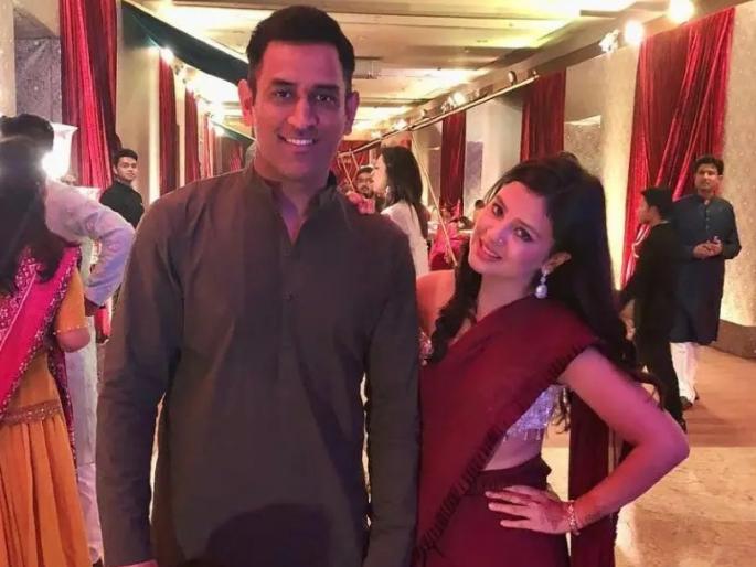 What Sakshi, Wife Of MS Dhoni, Received As Gift On Wedding Anniversary | Photo: महेंद्रसिंग धोनीकडून लग्नाच्या वाढदिवसाला साक्षीला भारी गिफ्ट!