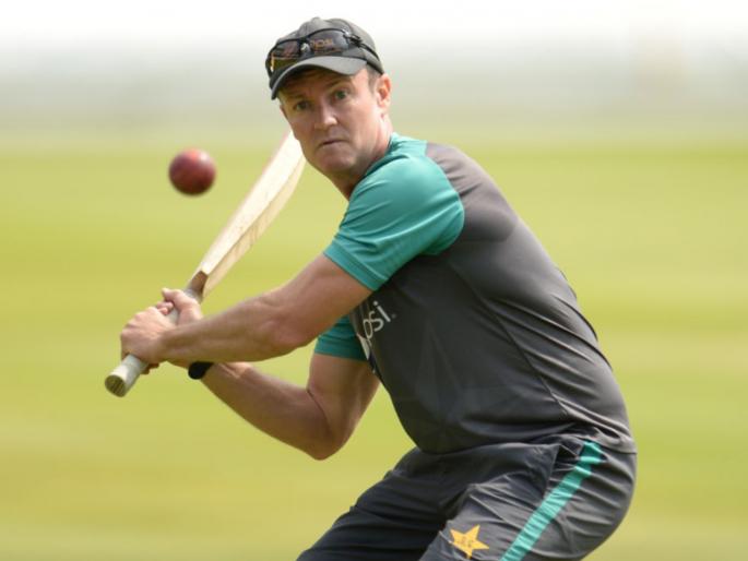 India Tour of Sri Lanka : Sri Lanka batting coach Grant Flower refused vaccination, requested for Pfizer | IND vs SL : धक्कादायक; कोरोना पॉझिटिव्ह झालेल्या ग्रँड फ्लॉवर यांनी लस घेण्यास दिला होता नकार! 