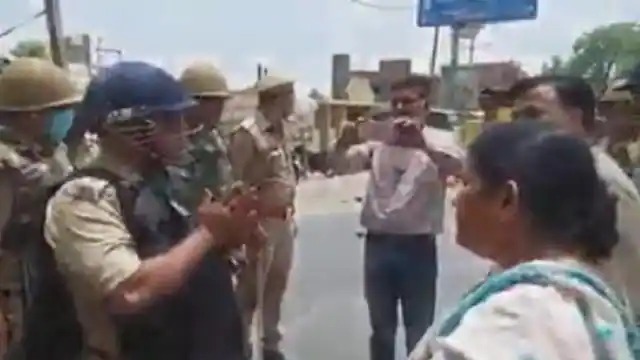 etawah sp city slapped video viral BJP MLA and supporters UP | संतापजनक! "भाजपाच्या नेत्यांनी थोबाडात मारली, बॉम्बही आणले"; पोलीस अधिकाऱ्याचा 'तो' Video व्हायरल