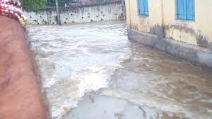 250 families in Divya's Mhatre Wadi should be compensated by calling a joint meeting in 12 hours water | दिव्याच्या म्हात्रे वाडीतील २५० कुटुंबे १२ तास पाण्यात, संयुक्त बैठक बोलावून नुकसानभरपाई द्यावी, शानू पठाण यांची मागणी 250 families in Divya's Mhatre Wadi should be compensated by calling a joint meeting in 12 hours water | दिव्याच्या म्हात्रे वाडीतील २५० कुटुंबे १२ तास पाण्यात, संयुक्त बैठक बोलावून नुकसानभरपाई द्यावी, शानू पठाण यांची मागणी