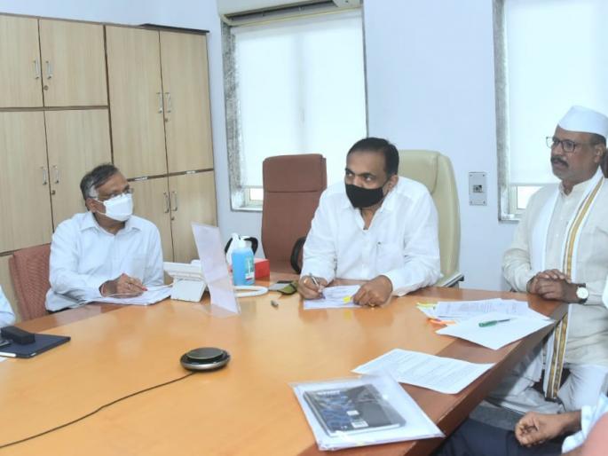 Find alternatives for watering areas with severe water shortages in marathwada, says Jayant Patil | पाण्याची तीव्र अडचण भासणाऱ्या भागांना पाणी देण्यासाठी पर्याय शोधा, जयंत पाटलांचे निर्देश Find alternatives for watering areas with severe water shortages in marathwada, says Jayant Patil | पाण्याची तीव्र अडचण भासणाऱ्या भागांना पाणी देण्यासाठी पर्याय शोधा, जयंत पाटलांचे निर्देश