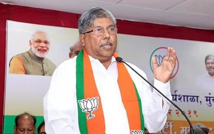 Chandrakant Patil give action plan to BJP party Workers for form a government on its own | स्वबळावर सरकार स्थापन करण्यासाठी चंद्रकांत पाटील यांनी सांगितला अॅक्शन प्लॅन, राज्यात सुरू करणार हे अभियान Chandrakant Patil give action plan to BJP party Workers for form a government on its own | स्वबळावर सरकार स्थापन करण्यासाठी चंद्रकांत पाटील यांनी सांगितला अॅक्शन प्लॅन, राज्यात सुरू करणार हे अभियान