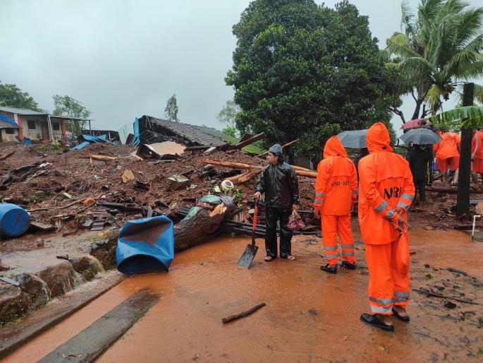 There is no help due to the erosion of roads ... Situation at Ambeghar, Mirgaon, Dhokawale in Satara | रस्ते खचल्याने मदत मिळेना...तळमळत जाताहेत जीव; ५ हजार जणांचे स्थलांतर There is no help due to the erosion of roads ... Situation at Ambeghar, Mirgaon, Dhokawale in Satara | रस्ते खचल्याने मदत मिळेना...तळमळत जाताहेत जीव; ५ हजार जणांचे स्थलांतर