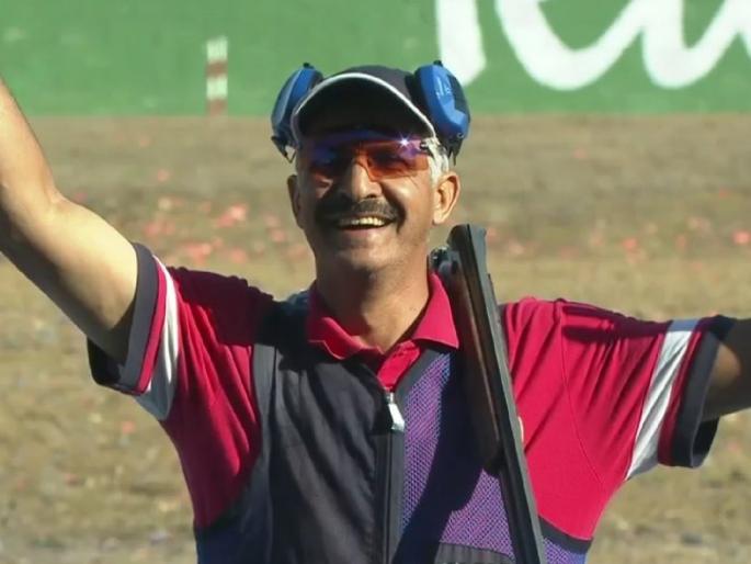 Tokyo Olympic : Kuwait's 57-year-old Abdullah Alrashidi won bronze again in skeet shooting | Tokyo Olympic : OMG; 57व्या वर्षी पटकावलं ऑलिम्पिक पदक; साधला अचुक निशाणा!  Tokyo Olympic : Kuwait's 57-year-old Abdullah Alrashidi won bronze again in skeet shooting | Tokyo Olympic : OMG; 57व्या वर्षी पटकावलं ऑलिम्पिक पदक; साधला अचुक निशाणा!
