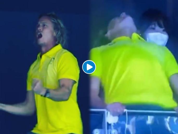 Video : Tokyo Olympic, Australian swimmer Ariarne Titmus' coach Dean Boxall's celebration on her win sparked a meme fest | Tokyo Olympic : नादच खुळा, आपली पोरगी जिंकली; ऑस्ट्रेलियन प्रशिक्षकाचा 'सैराट' जल्लोष, Video Video : Tokyo Olympic, Australian swimmer Ariarne Titmus' coach Dean Boxall's celebration on her win sparked a meme fest | Tokyo Olympic : नादच खुळा, आपली पोरगी जिंकली; ऑस्ट्रेलियन प्रशिक्षकाचा 'सैराट' जल्लोष, Video
