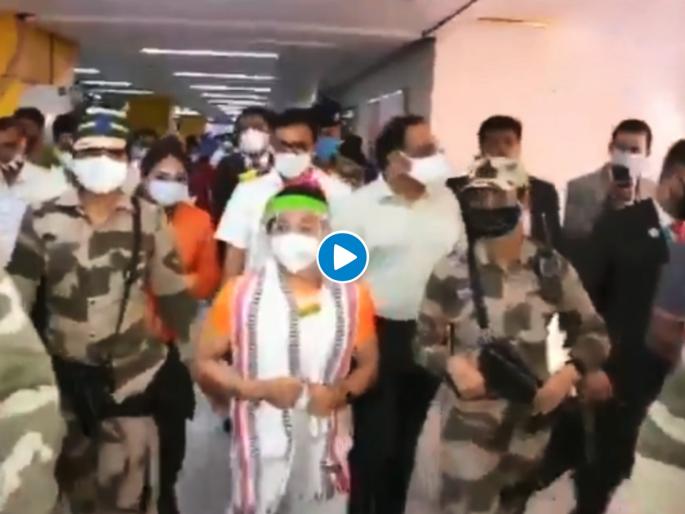 Manipur Government has decided to appoint Olympic Silver Medallist Mirabai Chanu as Additional Superintendent of Police (Sports) in the police department | Tokyo Olympic : रौप्यपदक विजेत्या मीराबाई चानूचे भारतात जंगी स्वागत अन् सरकारकडून मिळालं मोठं गिफ्ट! Manipur Government has decided to appoint Olympic Silver Medallist Mirabai Chanu as Additional Superintendent of Police (Sports) in the police department | Tokyo Olympic : रौप्यपदक विजेत्या मीराबाई चानूचे भारतात जंगी स्वागत अन् सरकारकडून मिळालं मोठं गिफ्ट!