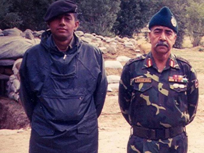 Kargil Vijay Diwas father lt gen an aul and son colonel amit aul pair fought kargil conflict together | Kargil Vijay Diwas : कडक सॅल्यूट! कारगिल युद्धात 'हे' पिता-पुत्र प्राणपणाने लढले; पराक्रमाने शत्रूचे मनसुबे उधळून लावले Kargil Vijay Diwas father lt gen an aul and son colonel amit aul pair fought kargil conflict together | Kargil Vijay Diwas : कडक सॅल्यूट! कारगिल युद्धात 'हे' पिता-पुत्र प्राणपणाने लढले; पराक्रमाने शत्रूचे मनसुबे उधळून लावले