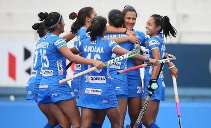 Tokyo Olympics: Chak De India! The Indian women's team defeated the mighty Australia in the semi-finals | Tokyo Olympics: चक दे इंडिया! बलाढ्य ऑस्ट्रेलियाला पराभवाचा धक्का देत भारतीय महिला संघ उपांत्य फेरीत Tokyo Olympics: Chak De India! The Indian women's team defeated the mighty Australia in the semi-finals | Tokyo Olympics: चक दे इंडिया! बलाढ्य ऑस्ट्रेलियाला पराभवाचा धक्का देत भारतीय महिला संघ उपांत्य फेरीत