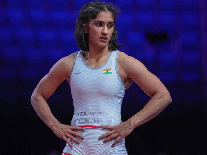 Tokyo Olympics: Big blow to India, top wrestler Vinesh Fogat loses in semifinals | Tokyo Olympics: भारताला मोठा धक्का, विनेश फोगाट उपांत्यपूर्व फेरीत पराभूत, ...तर मिळू शकते ब्राँझ मेडल जिंकण्याची संधी
